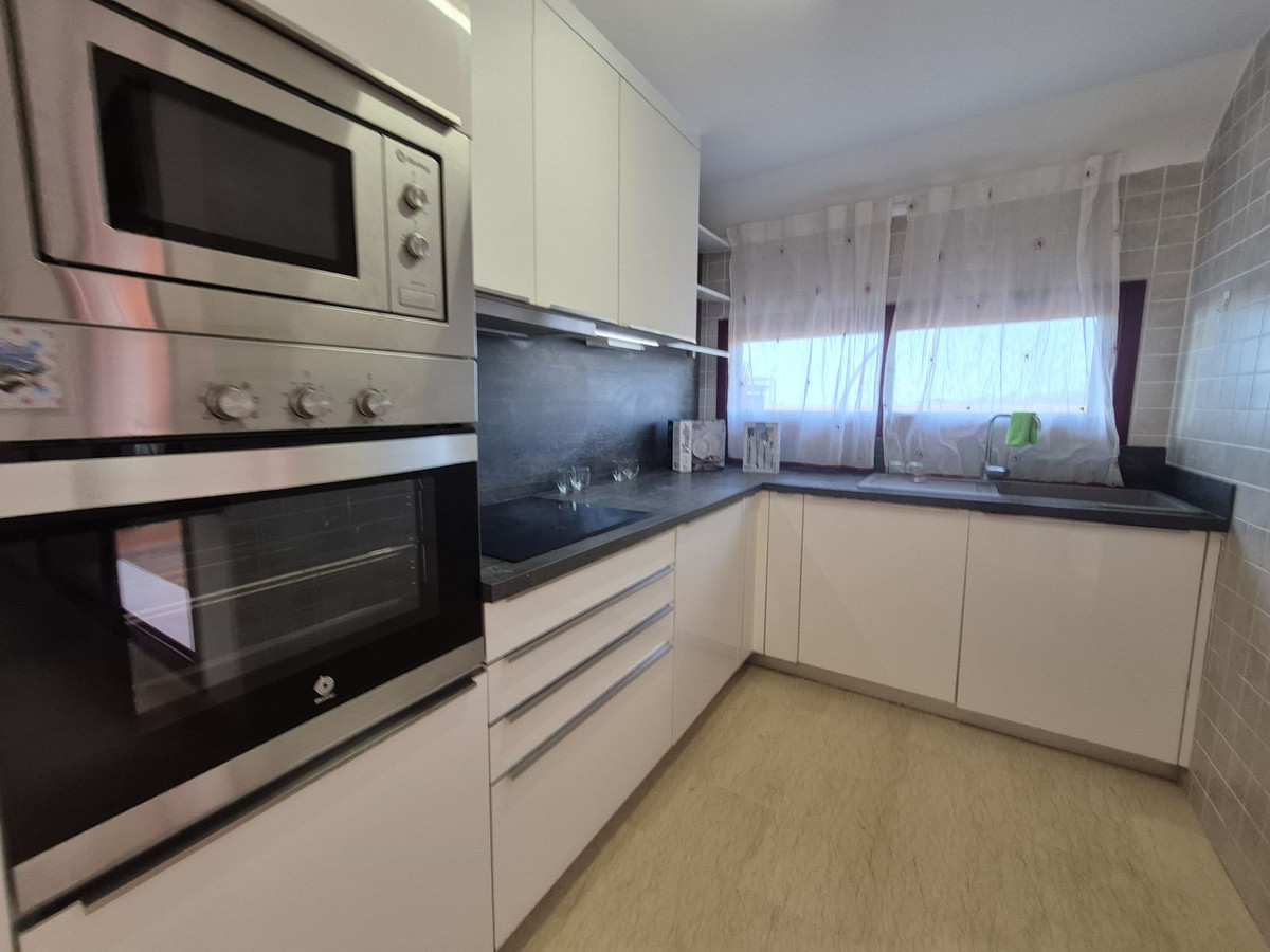 2 Bed Apartment for sale in La Duquesa Costa Del Sol, Málaga, Spain