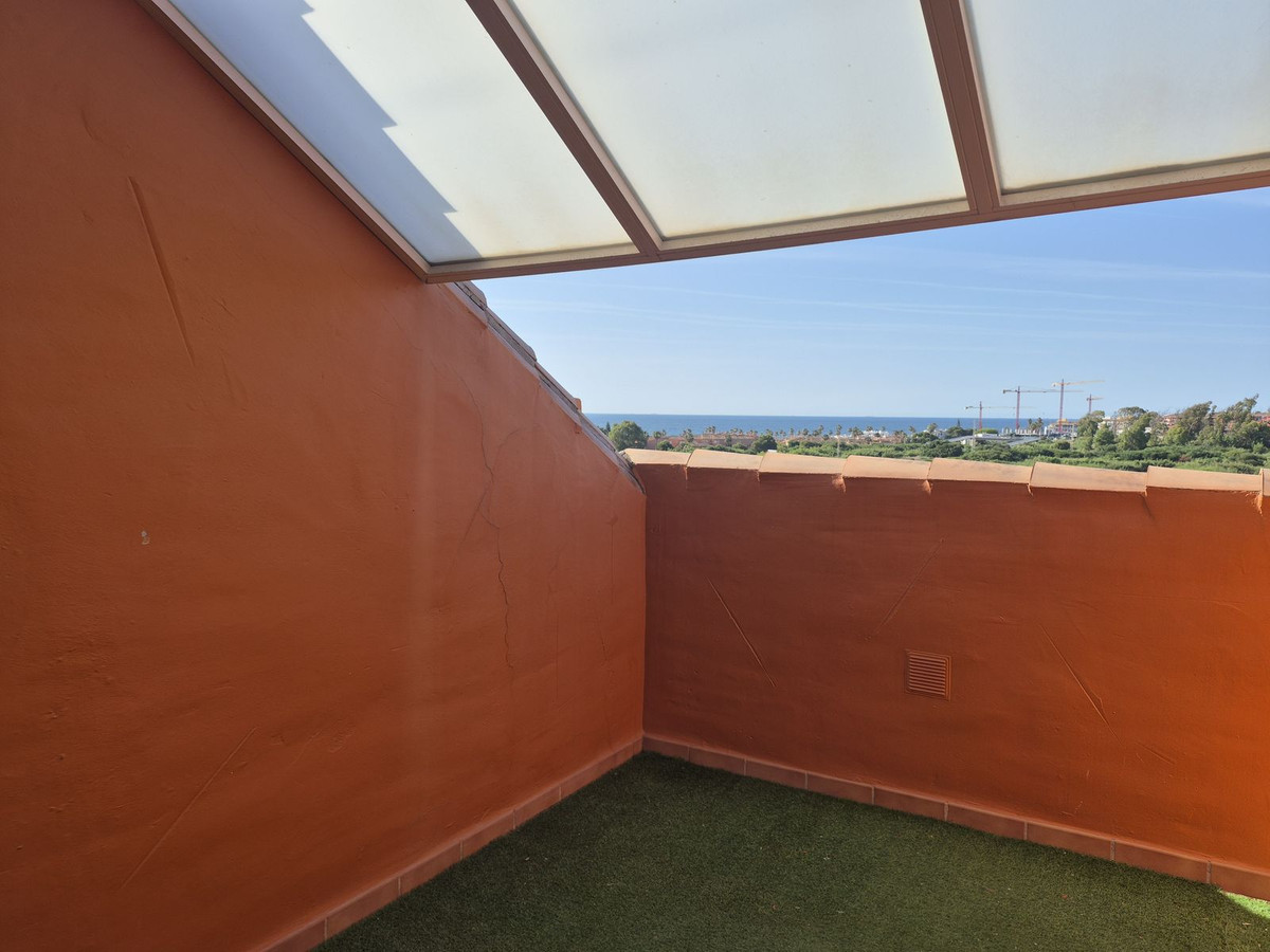 2 Bed Apartment for sale in La Duquesa Costa Del Sol, Málaga, Spain