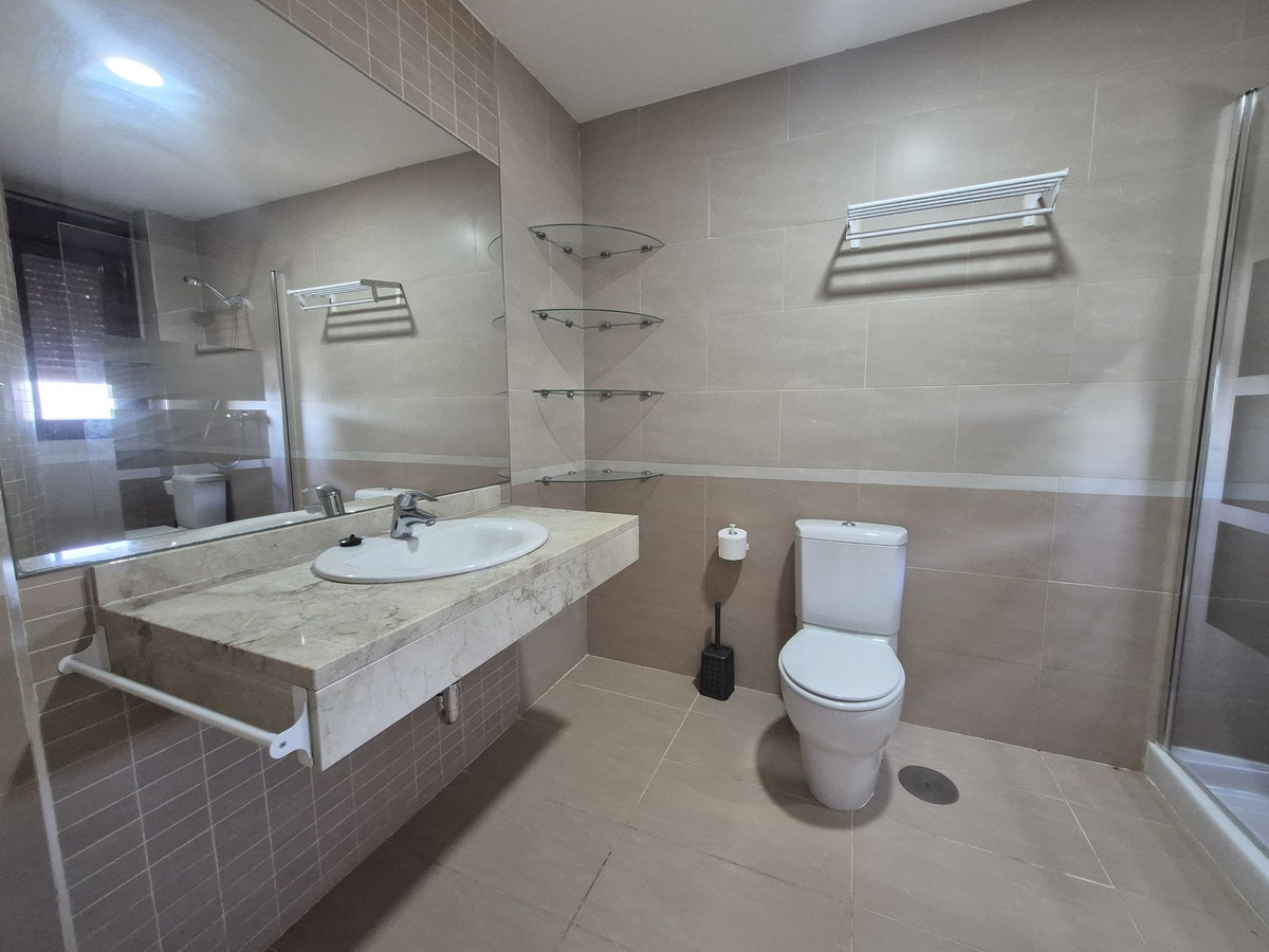 2 Bed Apartment for sale in La Duquesa Costa Del Sol, Málaga, Spain