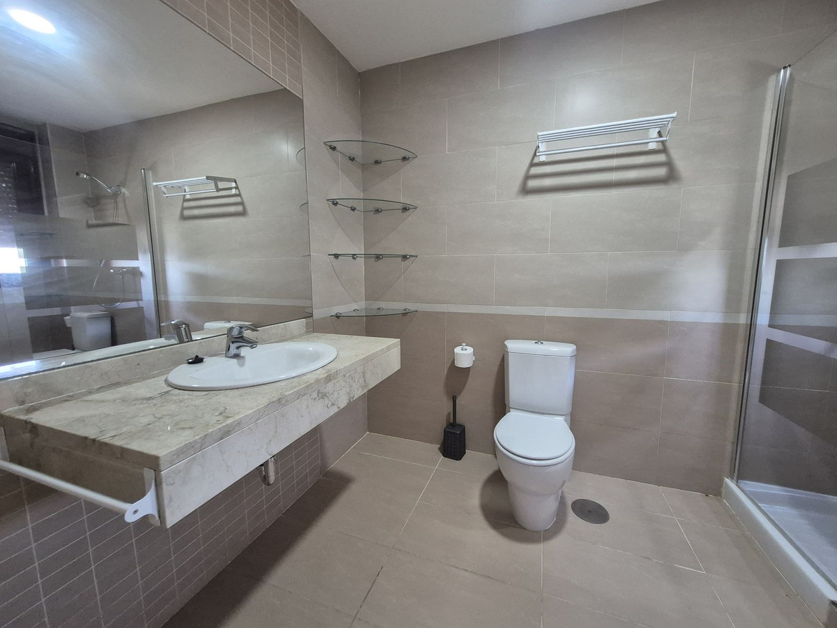2 Bed Apartment for sale in La Duquesa Costa Del Sol, Málaga, Spain