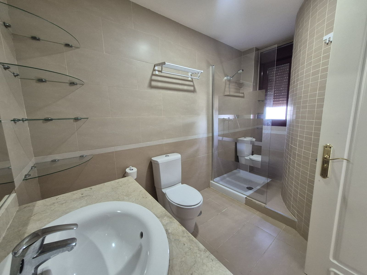 2 Bed Apartment for sale in La Duquesa Costa Del Sol, Málaga, Spain