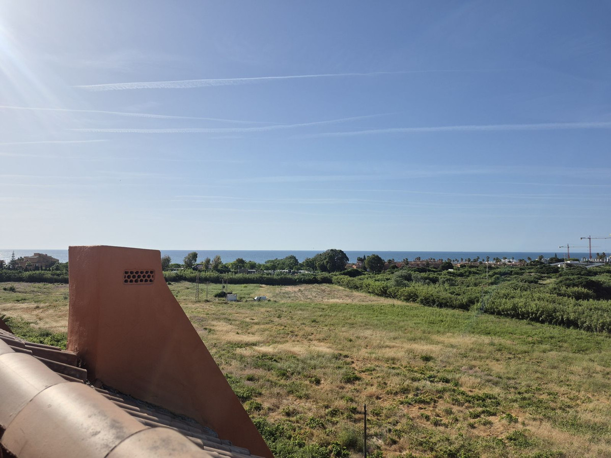 2 Bed Apartment for sale in La Duquesa Costa Del Sol, Málaga, Spain