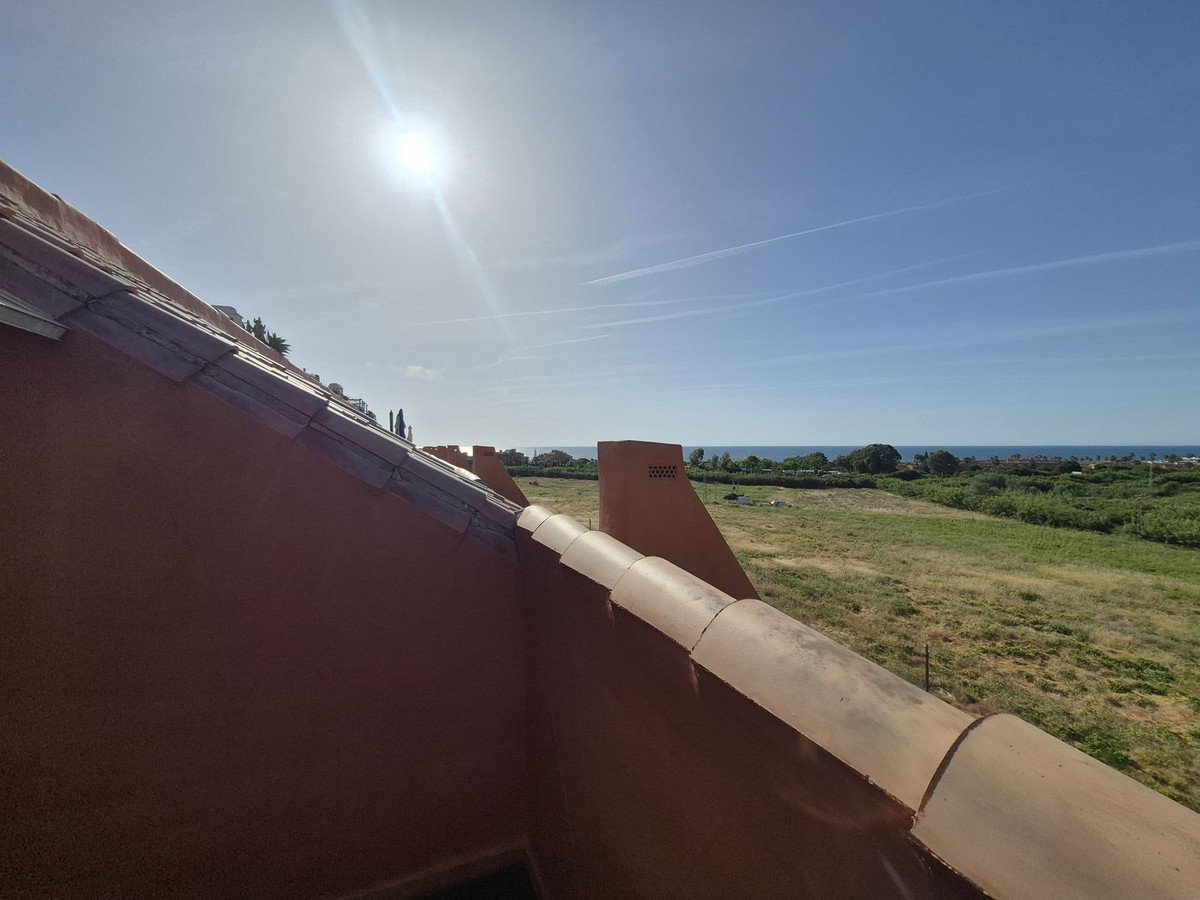 2 Bed Apartment for sale in La Duquesa Costa Del Sol, Málaga, Spain