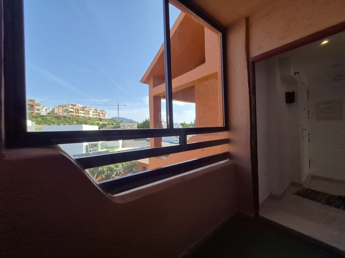 2 Bed Apartment for sale in La Duquesa Costa Del Sol, Málaga, Spain