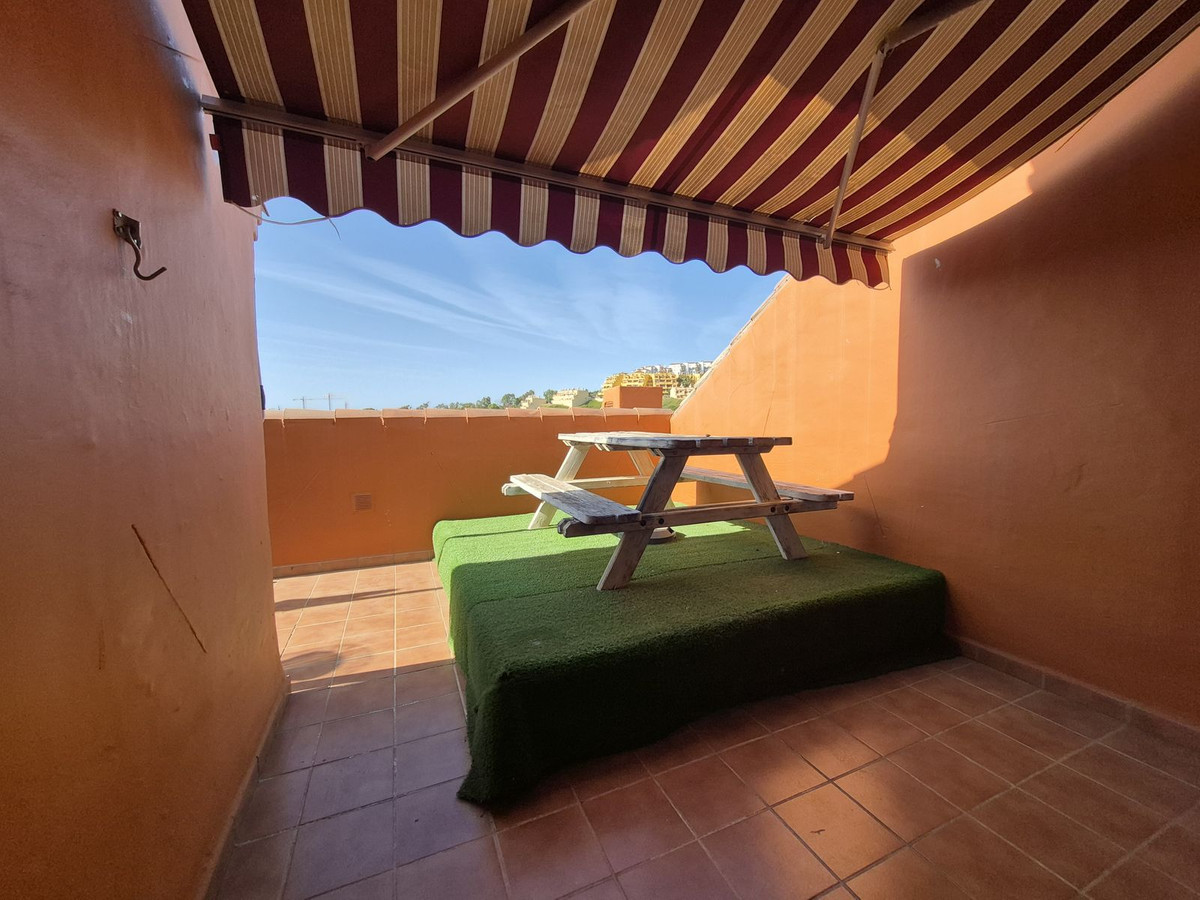 2 Bed Apartment for sale in La Duquesa Costa Del Sol, Málaga, Spain