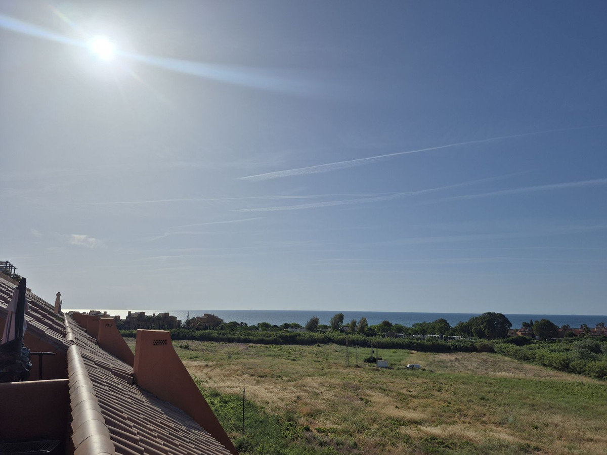 2 Bed Apartment for sale in La Duquesa Costa Del Sol, Málaga, Spain