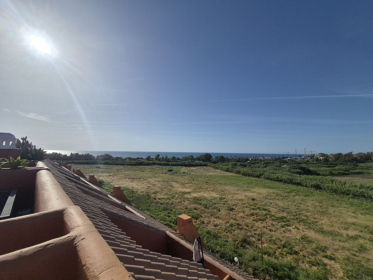 2 Bed Apartment for sale in La Duquesa Costa Del Sol, Málaga, Spain