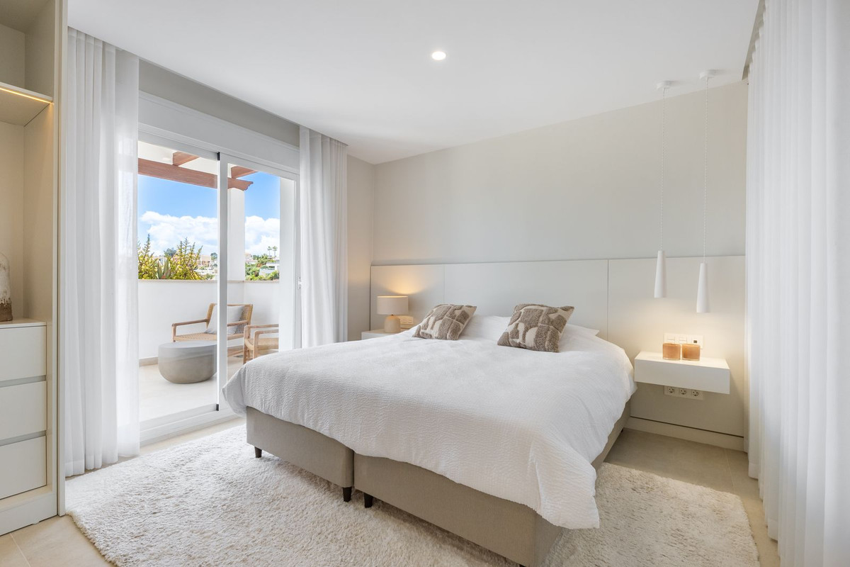 3 Bed Apartment for sale in Nueva Andalucía Costa Del Sol, Málaga, Spain
