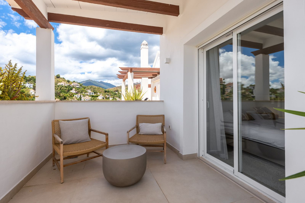 3 Bed Apartment for sale in Nueva Andalucía Costa Del Sol, Málaga, Spain