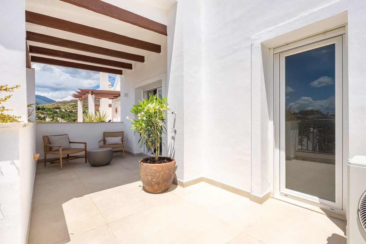 3 Bed Apartment for sale in Nueva Andalucía Costa Del Sol, Málaga, Spain