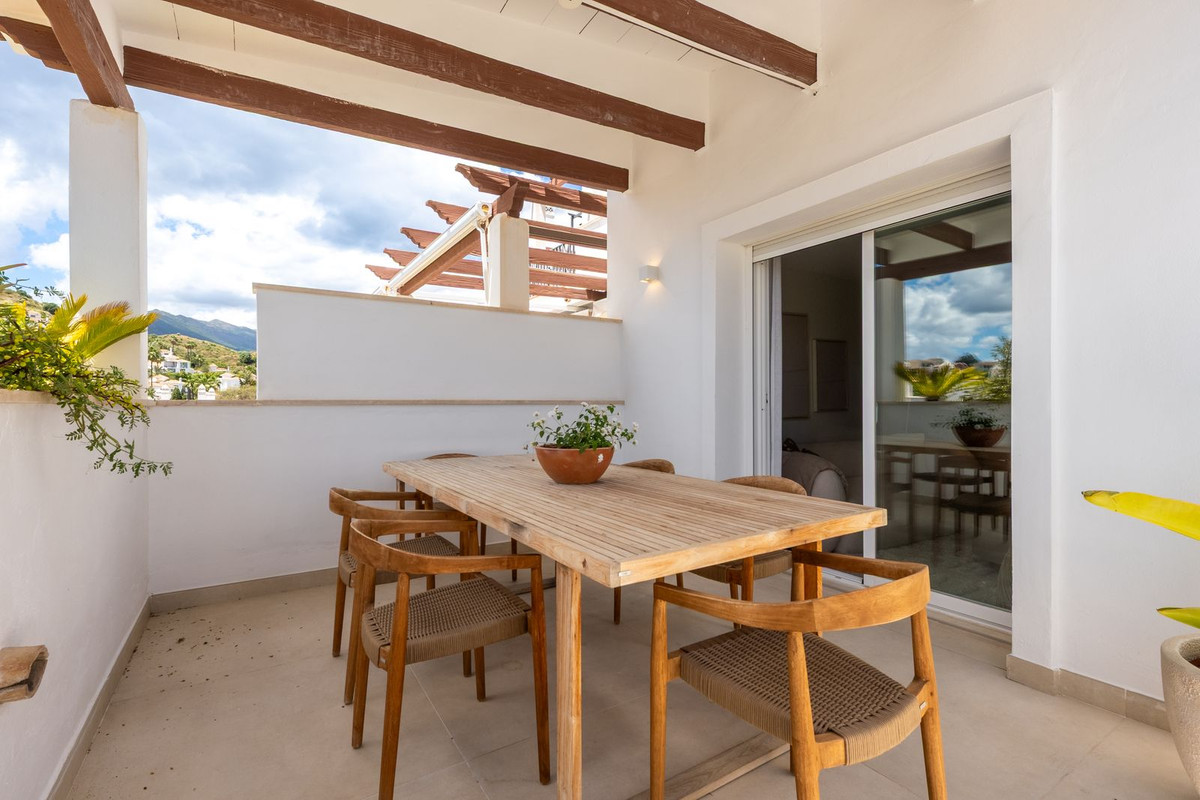 3 Bed Apartment for sale in Nueva Andalucía Costa Del Sol, Málaga, Spain