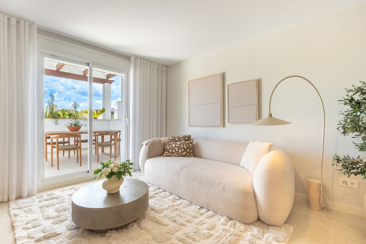 3 Bed Apartment for sale in Nueva Andalucía Costa Del Sol, Málaga, Spain