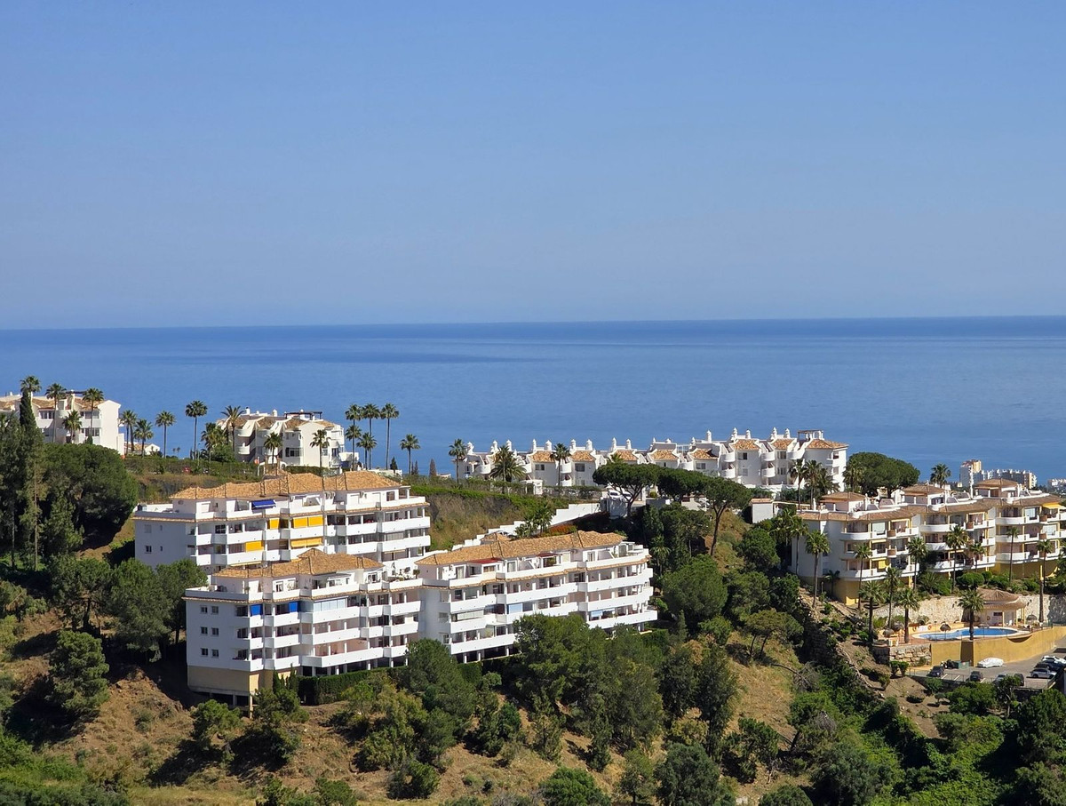2 Bed Apartment for sale in Calahonda Costa Del Sol, Málaga, Spain