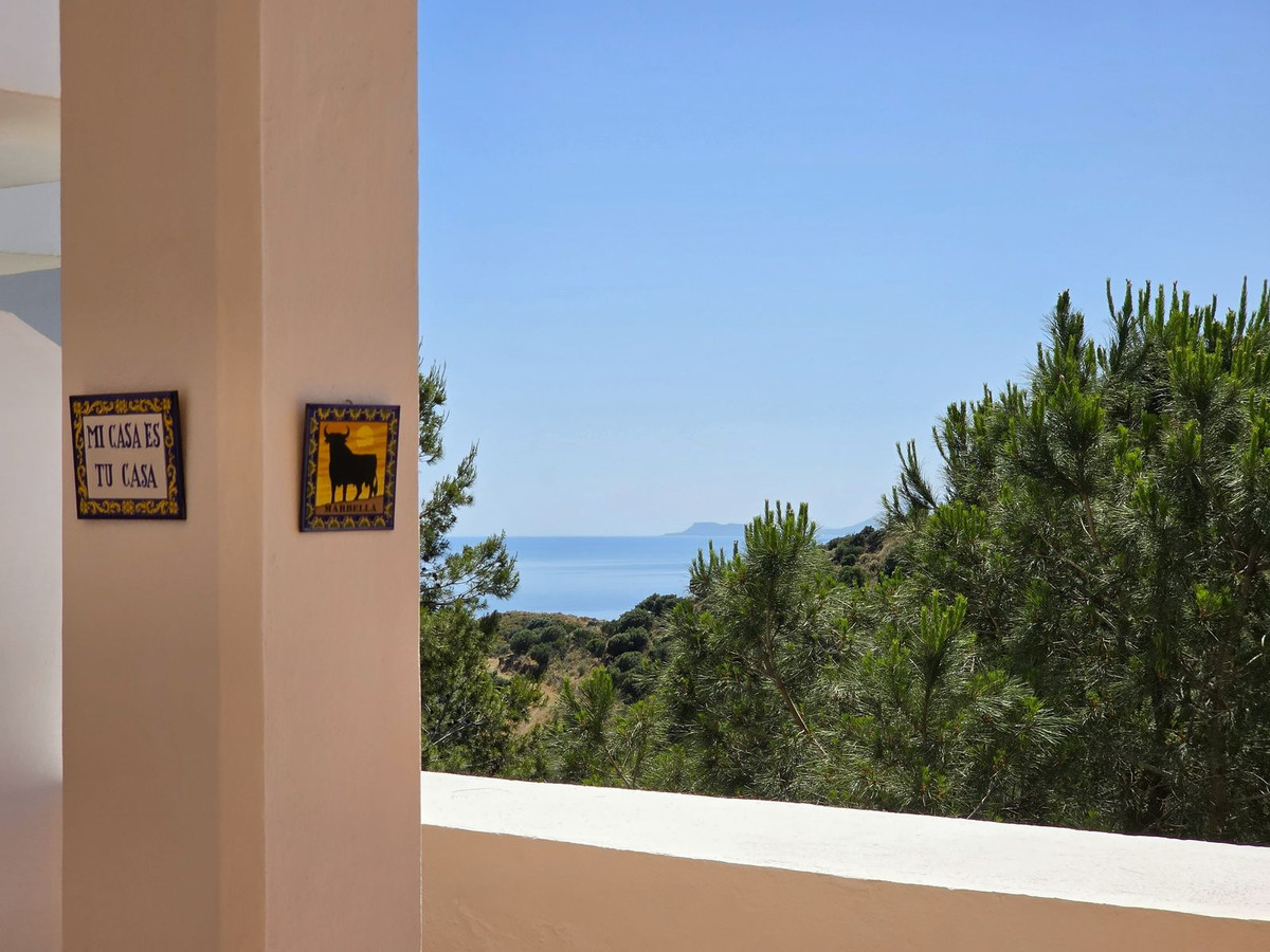2 Bed Apartment for sale in Calahonda Costa Del Sol, Málaga, Spain