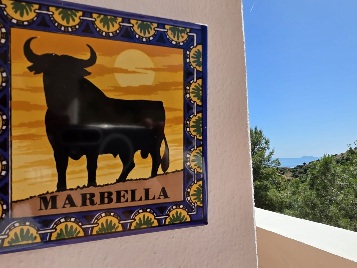 2 Bed Apartment for sale in Calahonda Costa Del Sol, Málaga, Spain