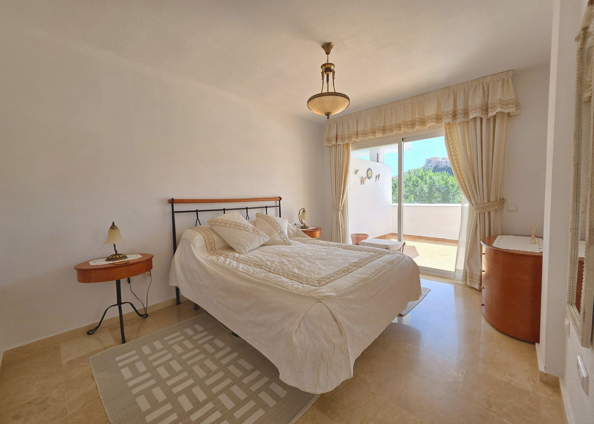 2 Bed Apartment for sale in Calahonda Costa Del Sol, Málaga, Spain
