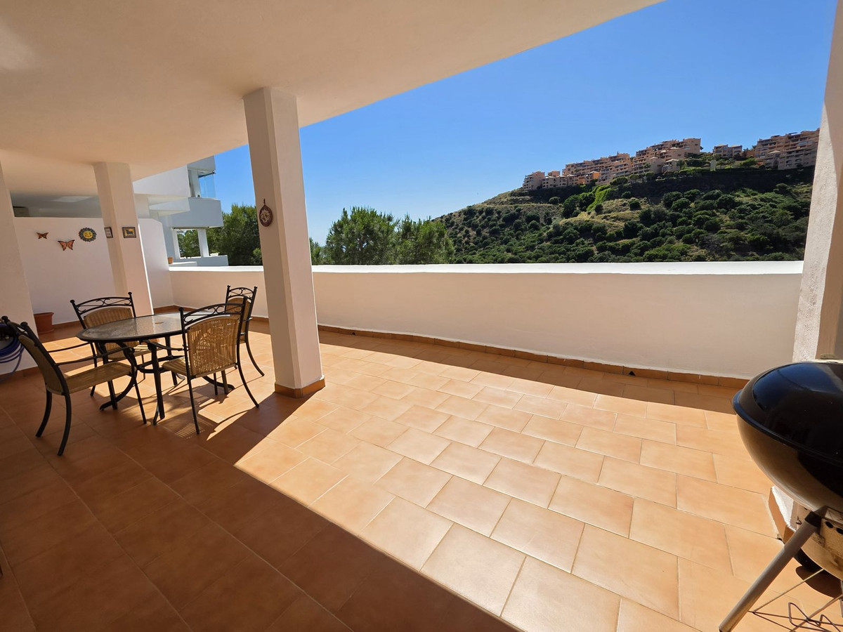 2 Bed Apartment for sale in Calahonda Costa Del Sol, Málaga, Spain