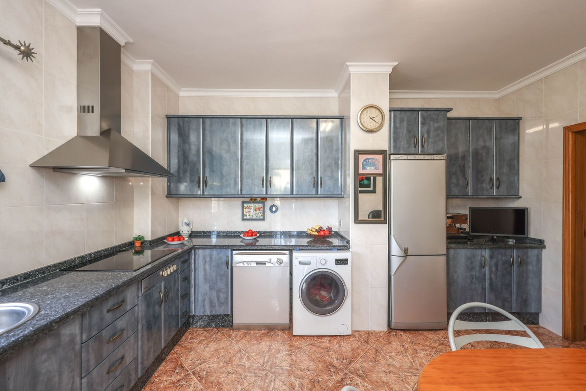 3 Bed Townhouse for sale in Monda Costa Del Sol, Málaga, Spain