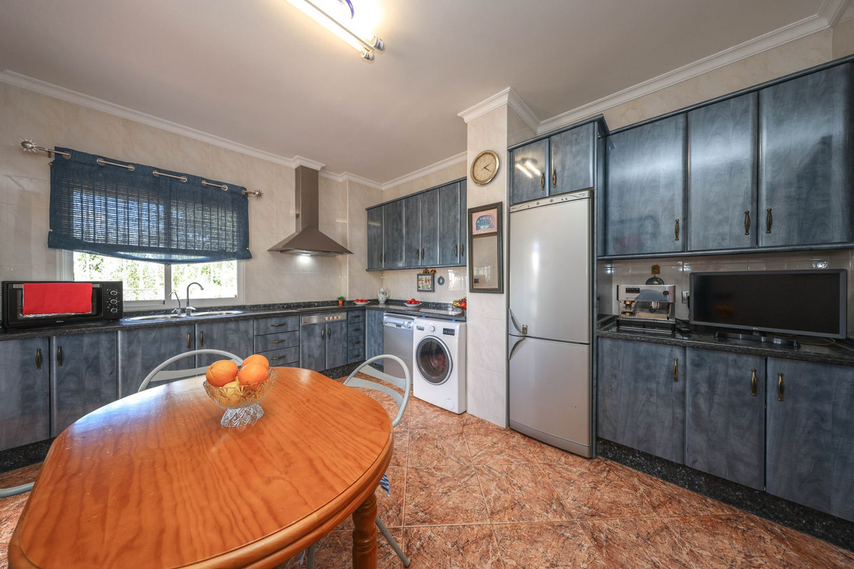 3 Bed Townhouse for sale in Monda Costa Del Sol, Málaga, Spain