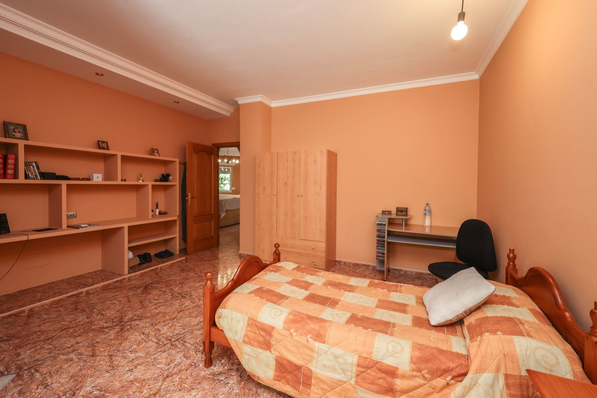 3 Bed Townhouse for sale in Monda Costa Del Sol, Málaga, Spain
