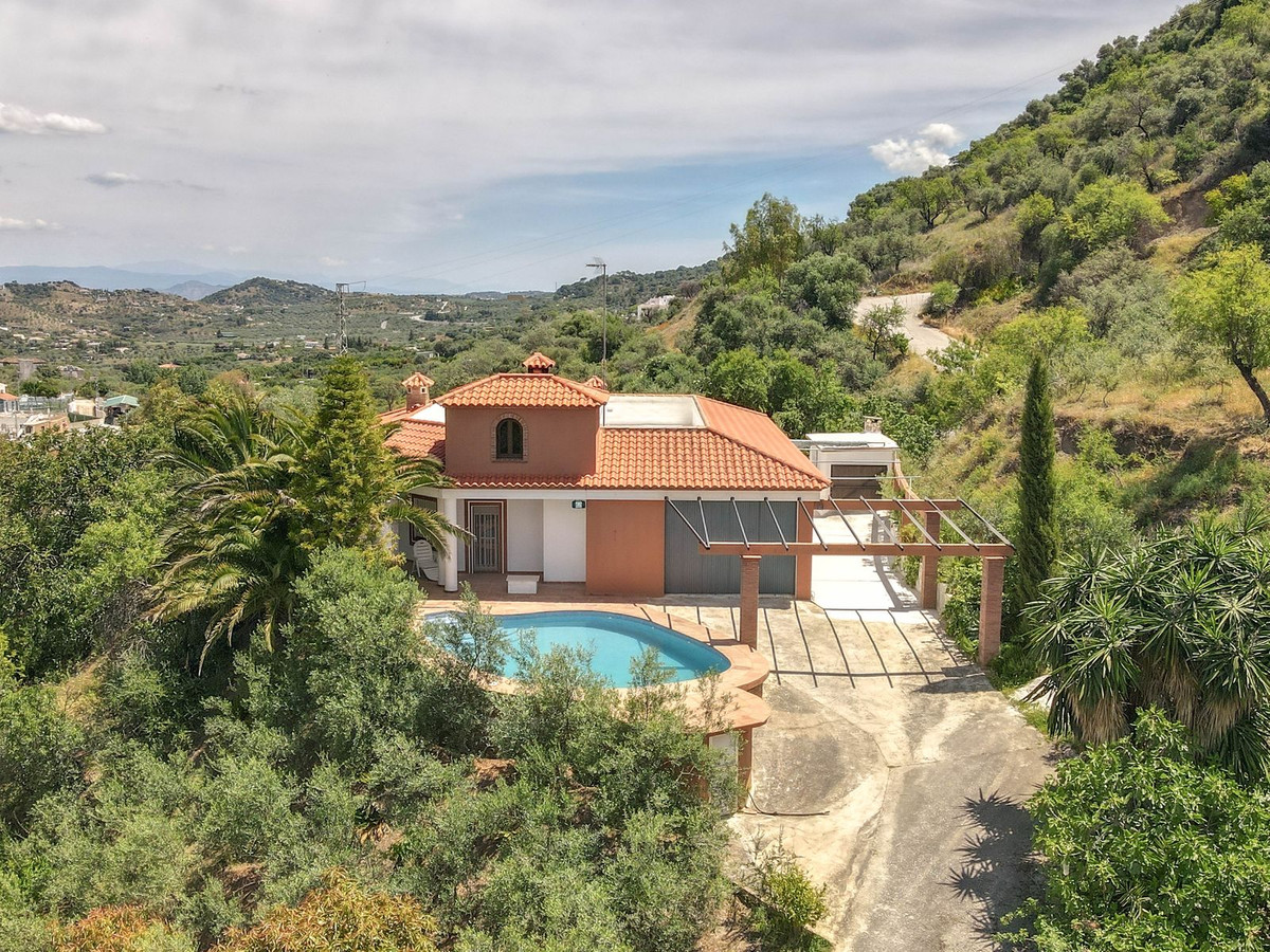 3 Bed Townhouse for sale in Monda Costa Del Sol, Málaga, Spain