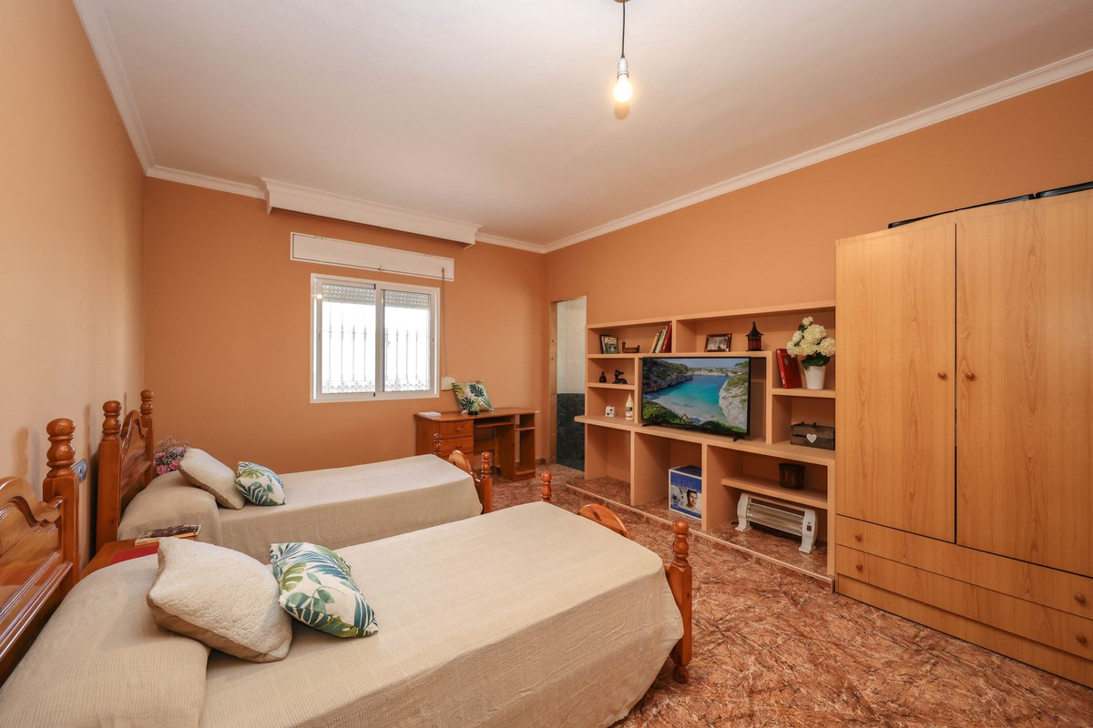 3 Bed Townhouse for sale in Monda Costa Del Sol, Málaga, Spain