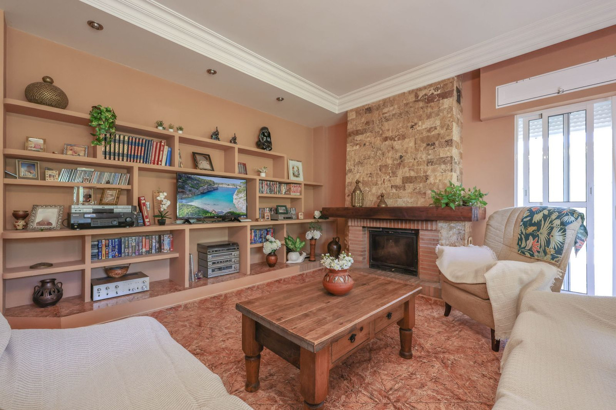 3 Bed Townhouse for sale in Monda Costa Del Sol, Málaga, Spain