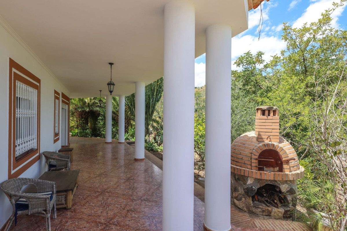 3 Bed Townhouse for sale in Monda Costa Del Sol, Málaga, Spain