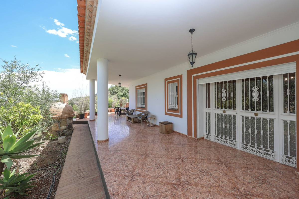 3 Bed Townhouse for sale in Monda Costa Del Sol, Málaga, Spain