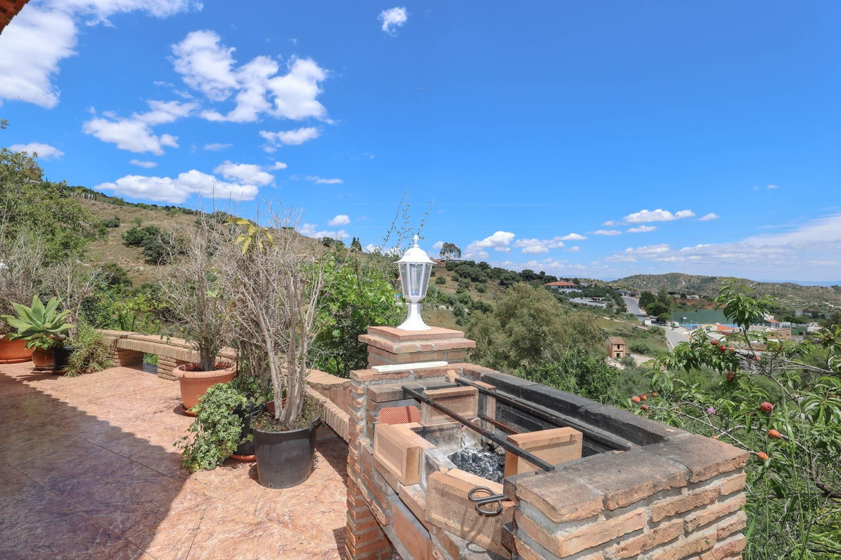 3 Bed Townhouse for sale in Monda Costa Del Sol, Málaga, Spain