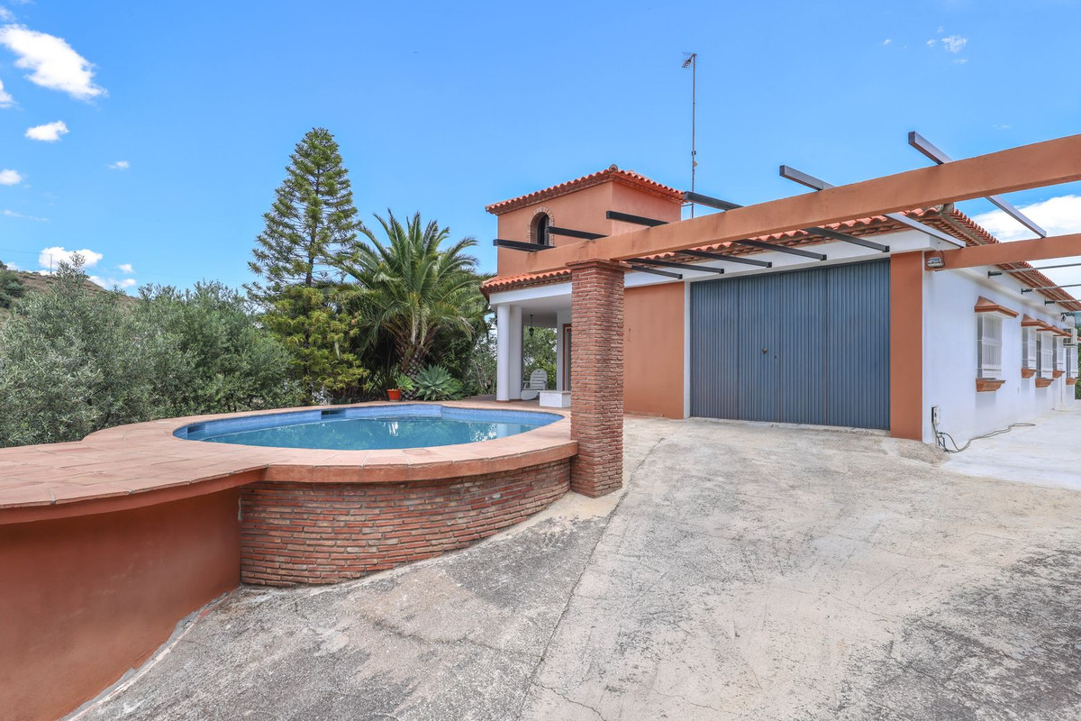 3 Bed Townhouse for sale in Monda Costa Del Sol, Málaga, Spain