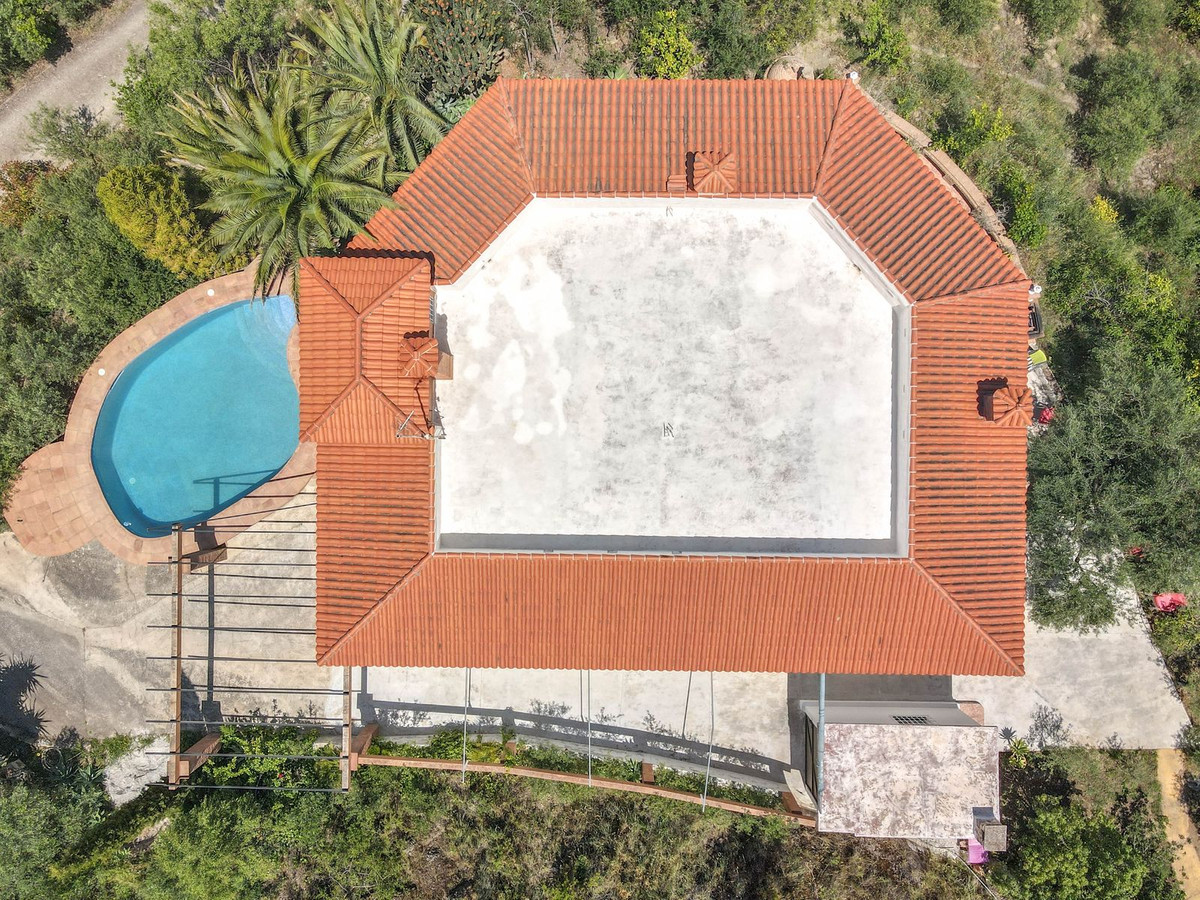 3 Bed Townhouse for sale in Monda Costa Del Sol, Málaga, Spain