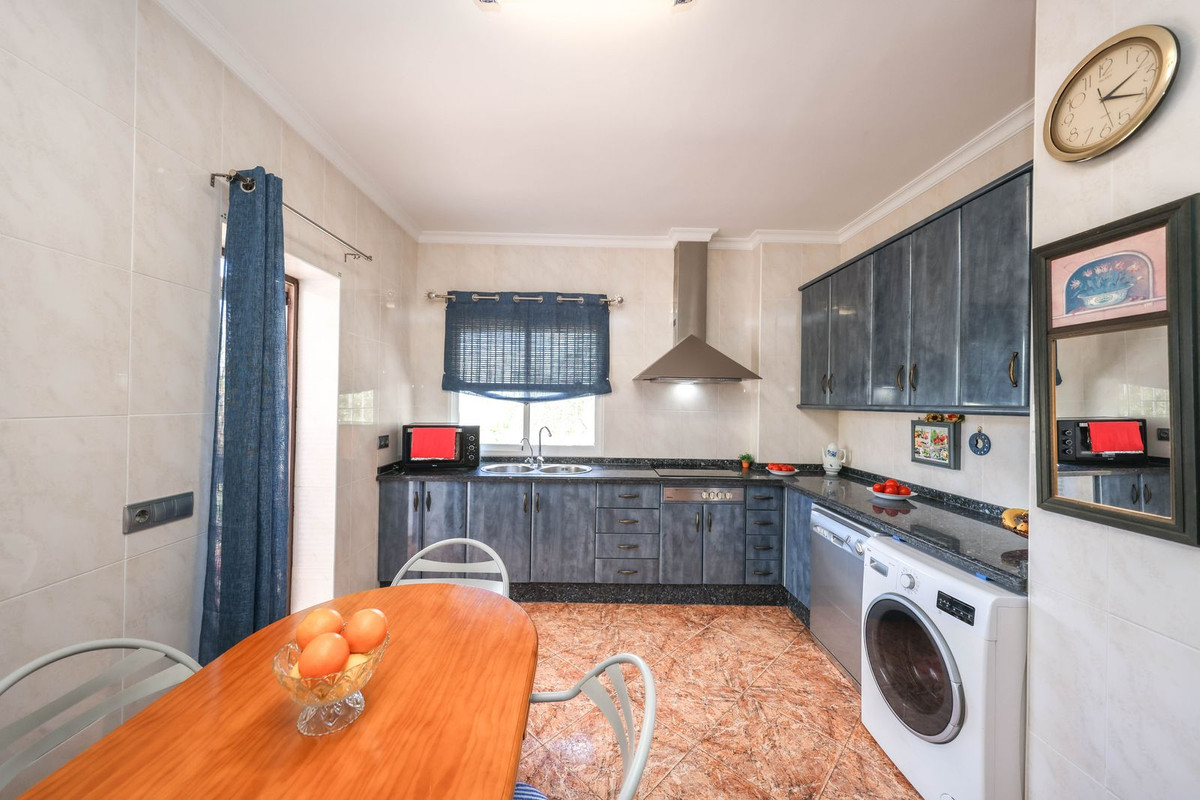 3 Bed Townhouse for sale in Monda Costa Del Sol, Málaga, Spain