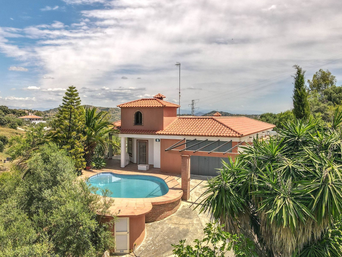 3 Bed Townhouse for sale in Monda Costa Del Sol, Málaga, Spain
