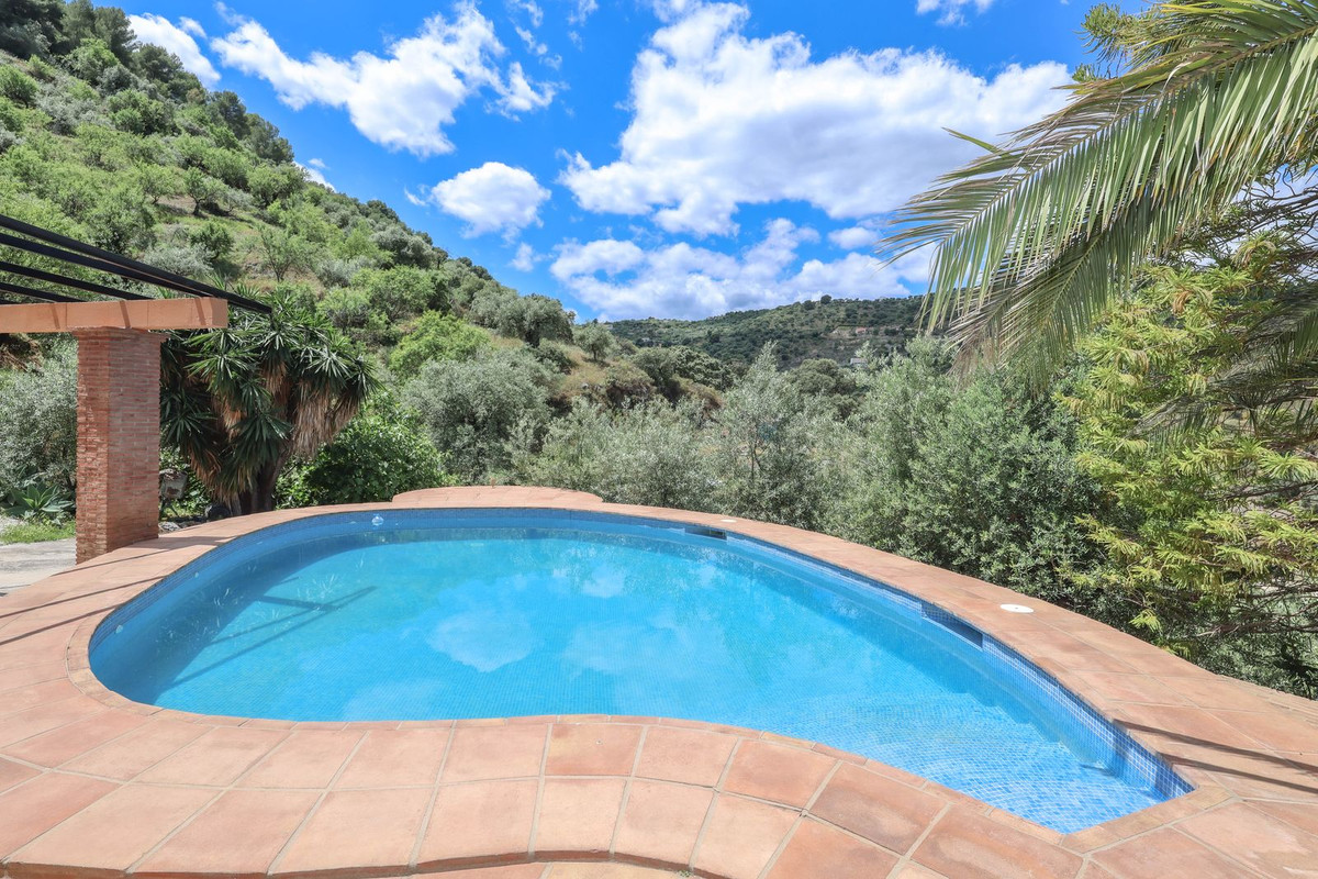 3 Bed Townhouse for sale in Monda Costa Del Sol, Málaga, Spain