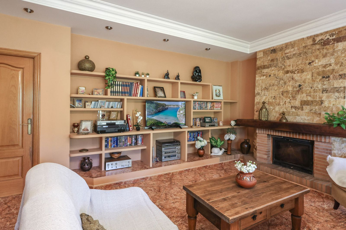 3 Bed Townhouse for sale in Monda Costa Del Sol, Málaga, Spain