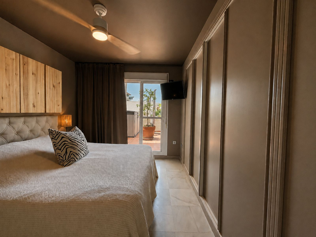 Se vende Apartamento en Planta Última de 2 dormitorios en Costa Del Sol, Málaga, España
