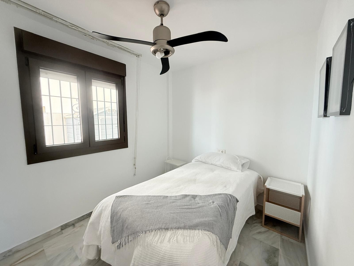 3 Bed Apartment for sale in Fuengirola Costa Del Sol, Málaga, Spain