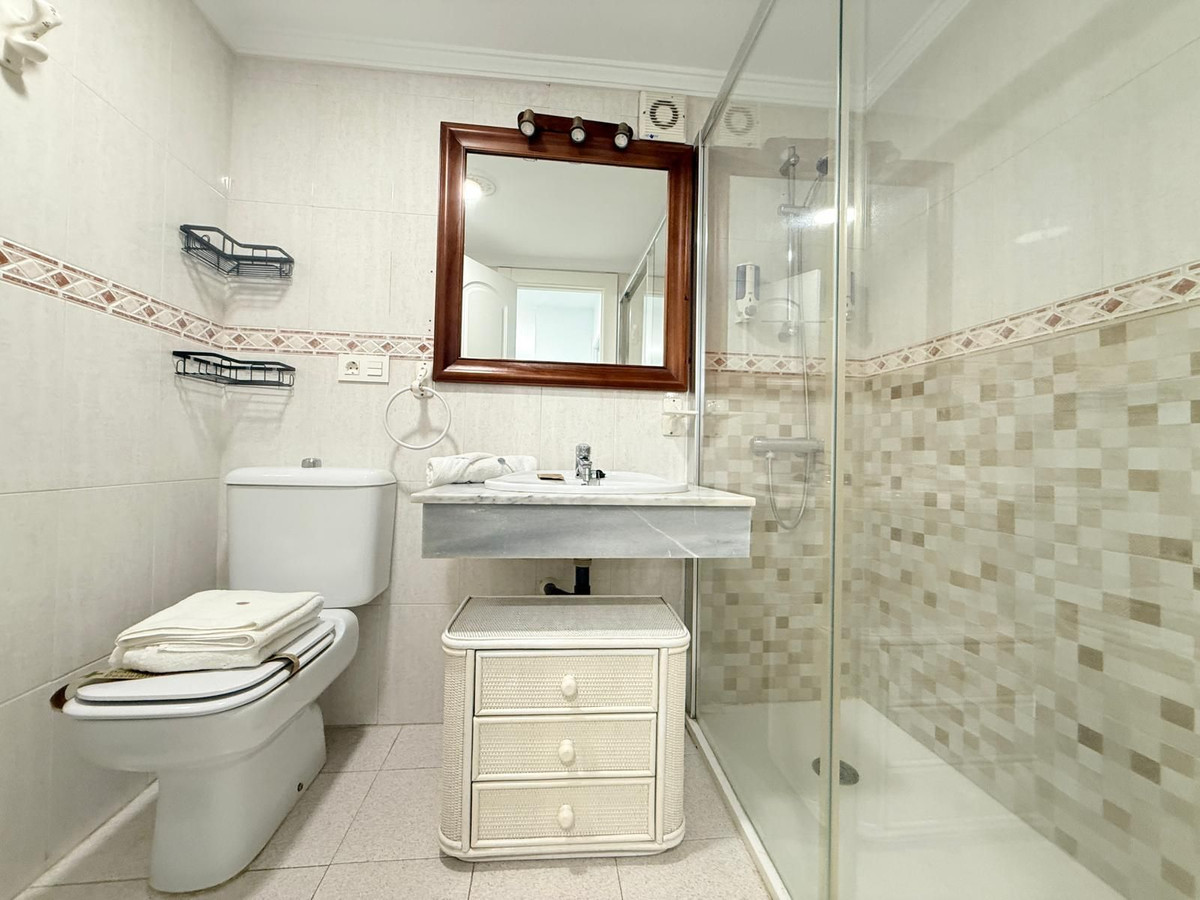3 Bed Apartment for sale in Fuengirola Costa Del Sol, Málaga, Spain