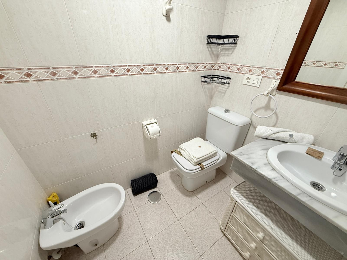 3 Bed Apartment for sale in Fuengirola Costa Del Sol, Málaga, Spain