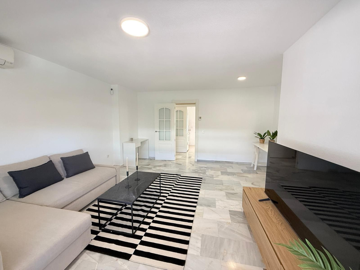 3 Bed Apartment for sale in Fuengirola Costa Del Sol, Málaga, Spain