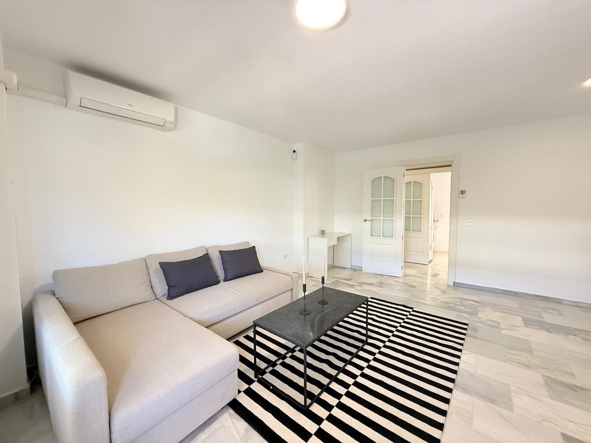 3 Bed Apartment for sale in Fuengirola Costa Del Sol, Málaga, Spain