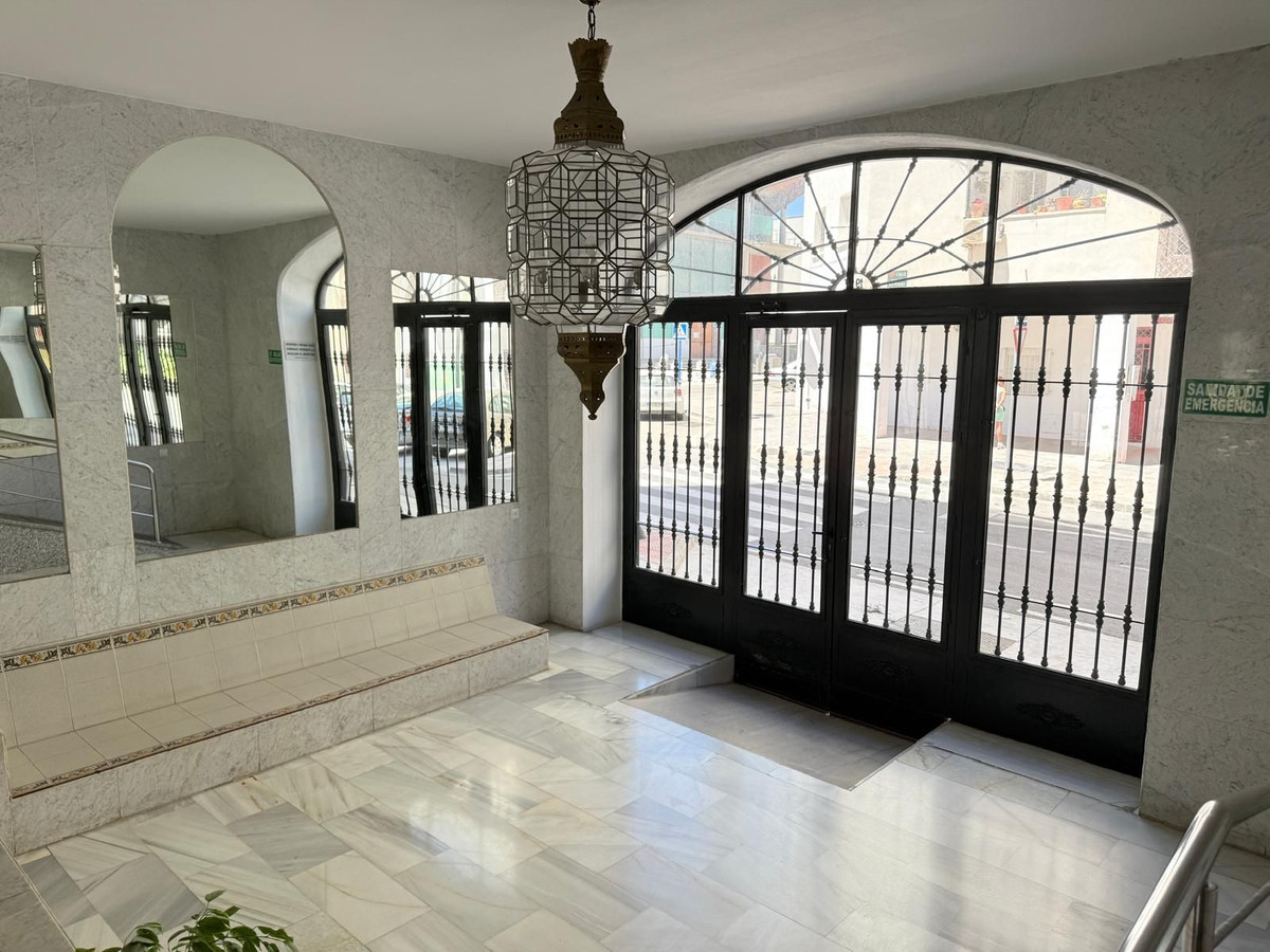 3 Bed Apartment for sale in Fuengirola Costa Del Sol, Málaga, Spain
