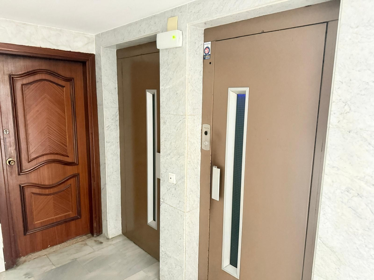 3 Bed Apartment for sale in Fuengirola Costa Del Sol, Málaga, Spain