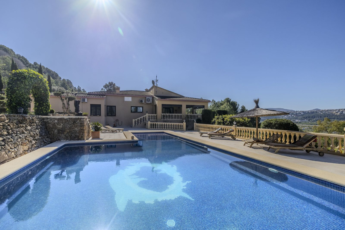 3 Bed Townhouse for sale in Pedreguer Costa Blanca, Alicante, Spain