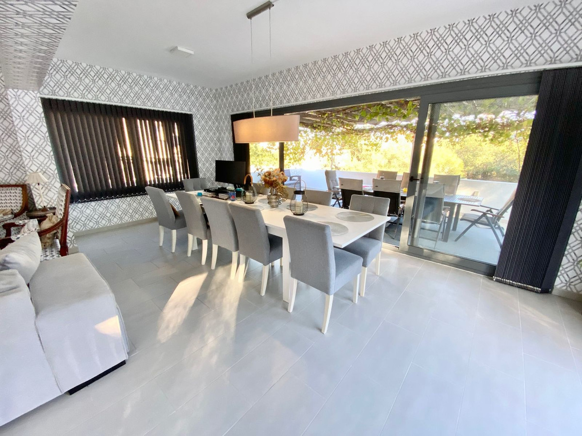 Se vende Villa - Chalet de 4 dormitorios en Costa Del Sol, Málaga, España