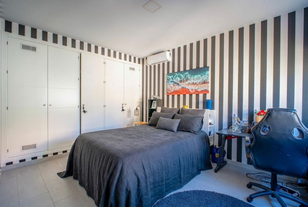 Se vende Villa - Chalet de 4 dormitorios en Costa Del Sol, Málaga, España