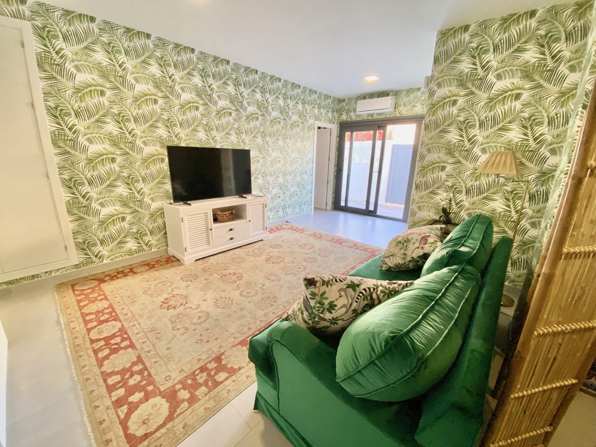 Se vende Villa - Chalet de 4 dormitorios en Costa Del Sol, Málaga, España