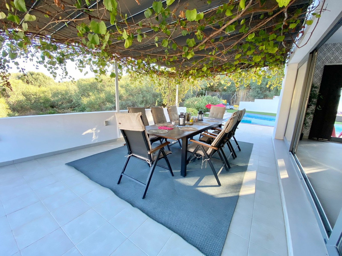 Se vende Villa - Chalet de 4 dormitorios en Costa Del Sol, Málaga, España