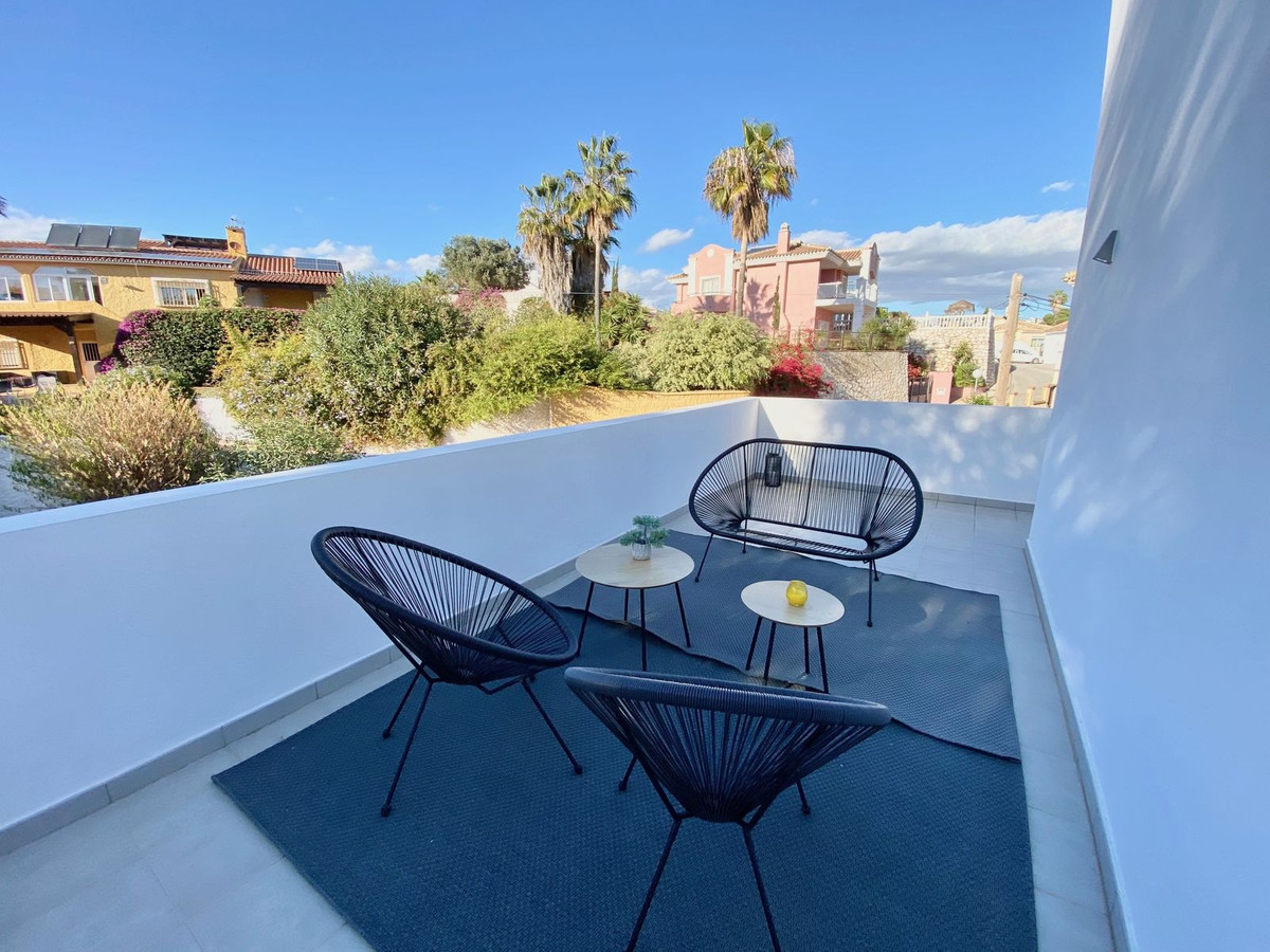 Se vende Villa - Chalet de 4 dormitorios en Costa Del Sol, Málaga, España